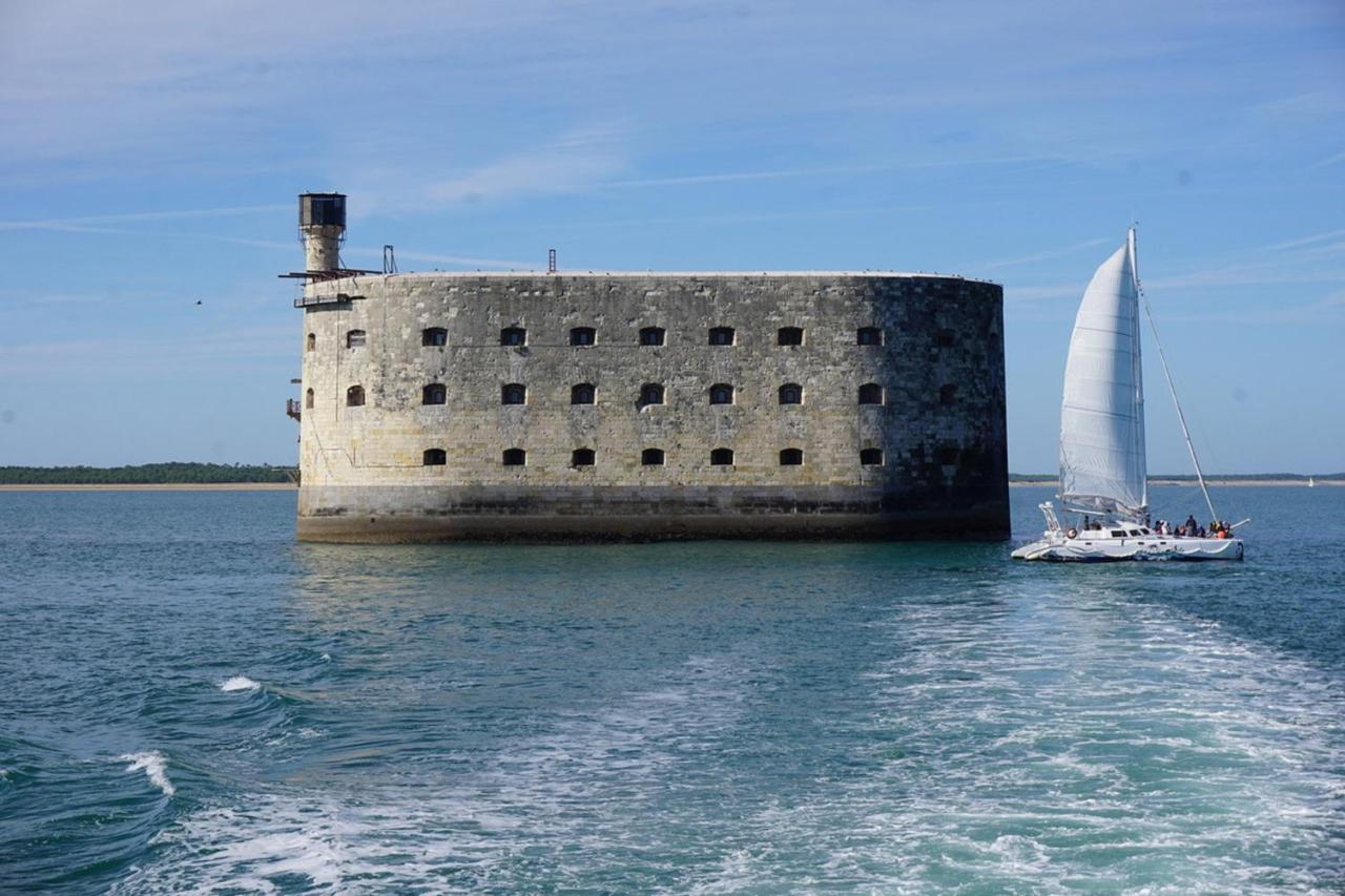 The Clock House, 3 Etoiles Apartment La Rochelle  Ngoại thất bức ảnh